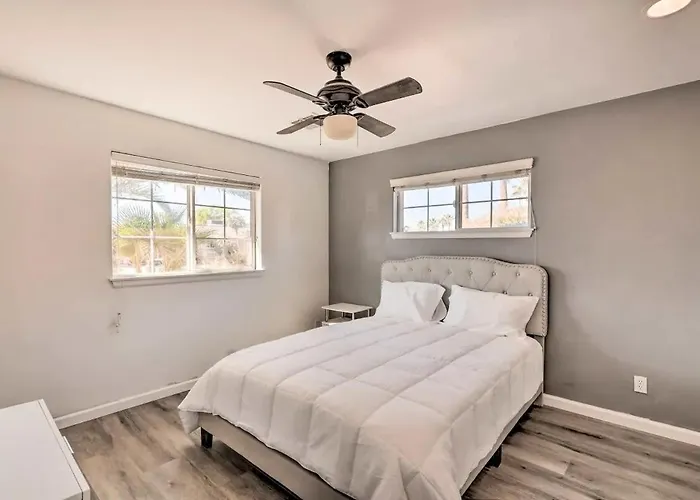 Modern Min Walk To W & City Center Holiday home *