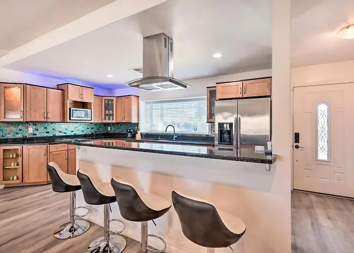 Modern Min Walk To W & City Center Holiday home *